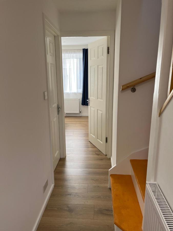 L-Houses Dagenham Luaran gambar